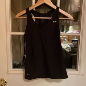 Nike tank size xs